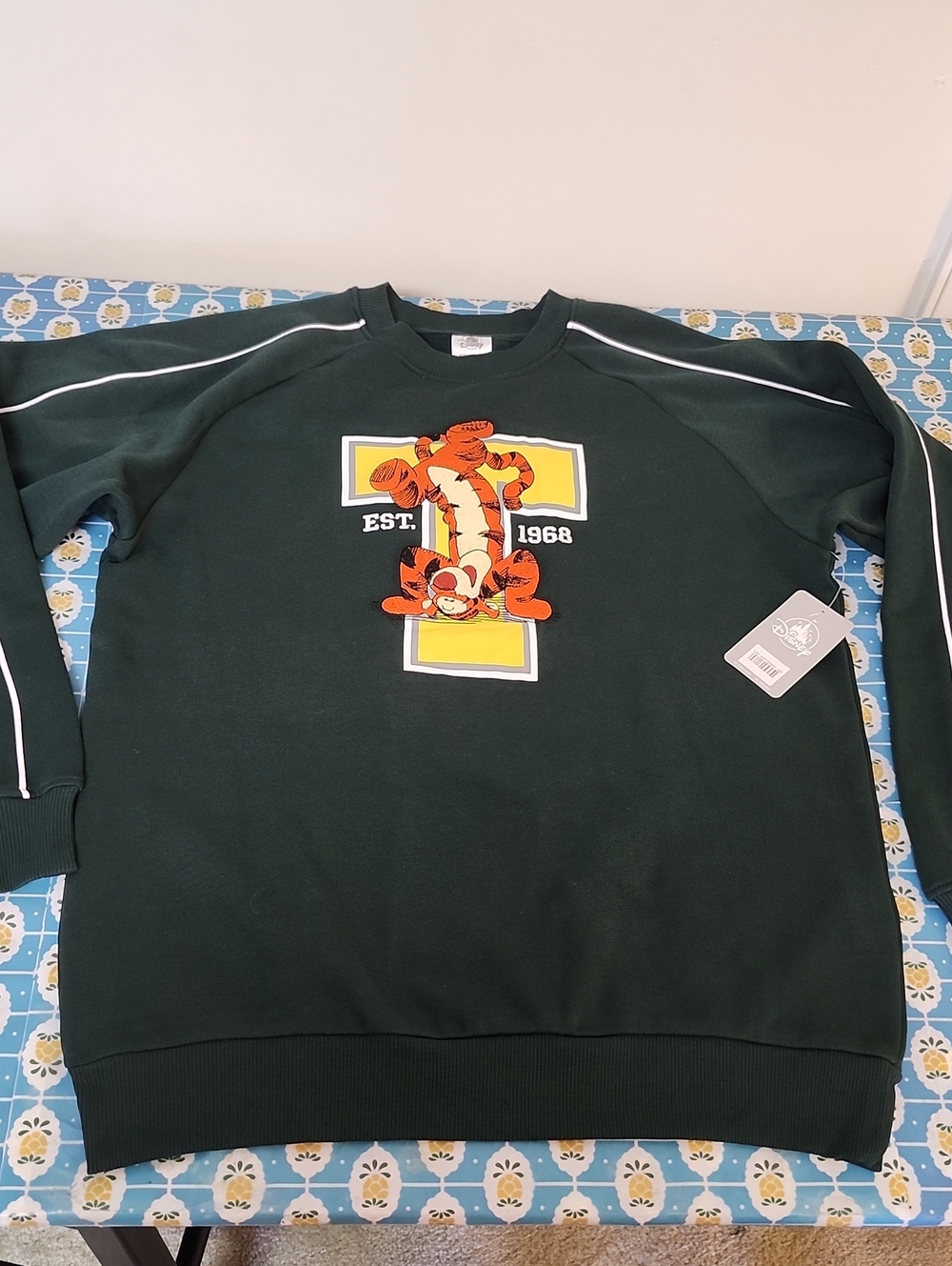 Disney Parks Tigger Crewneck Sweatshirt Embroidery Unisex NWT NEW